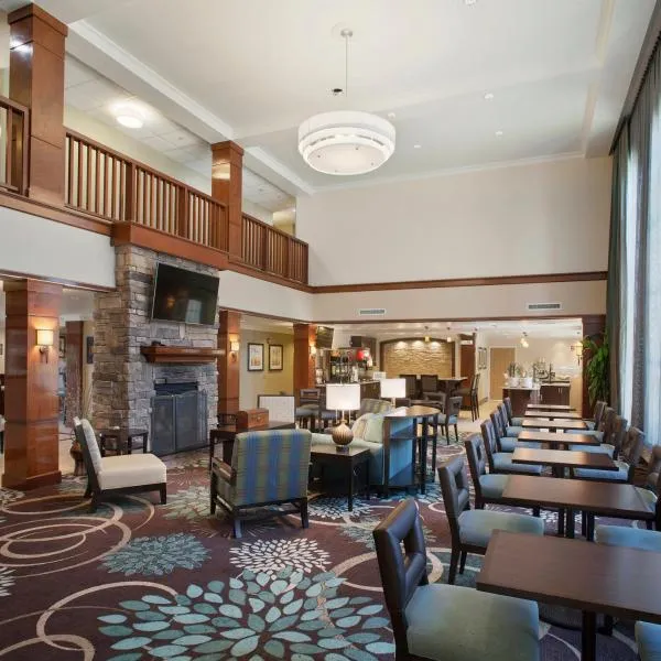 Staybridge Suites Fayetteville by IHG, hotel v destinaci Fayetteville