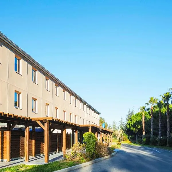 Logis Hôtel de Port d'Alon - St Cyr sur Mer – hotel w mieście Saint-Cyr-sur-Mer