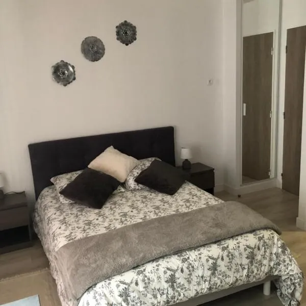 Casa SM, hotel v destinaci Mennecy