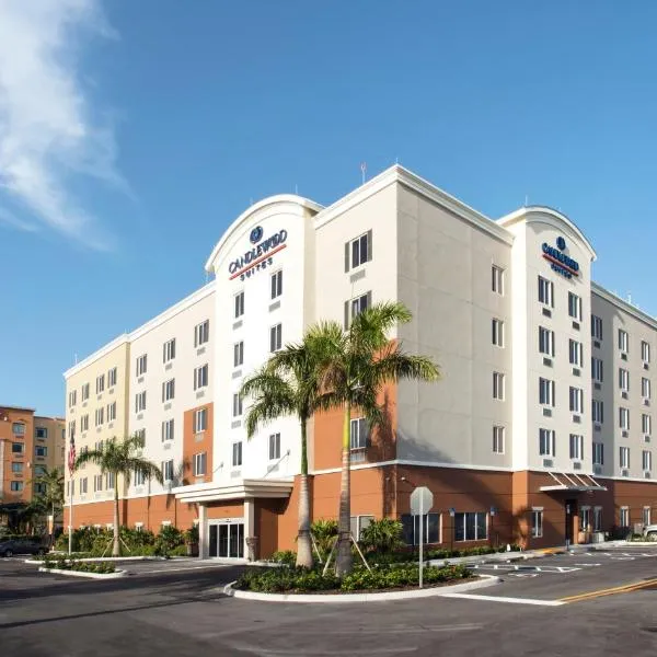 Candlewood Suites - Miami Exec Airport - Kendall, an IHG Hotel, hotel in Three Lakes