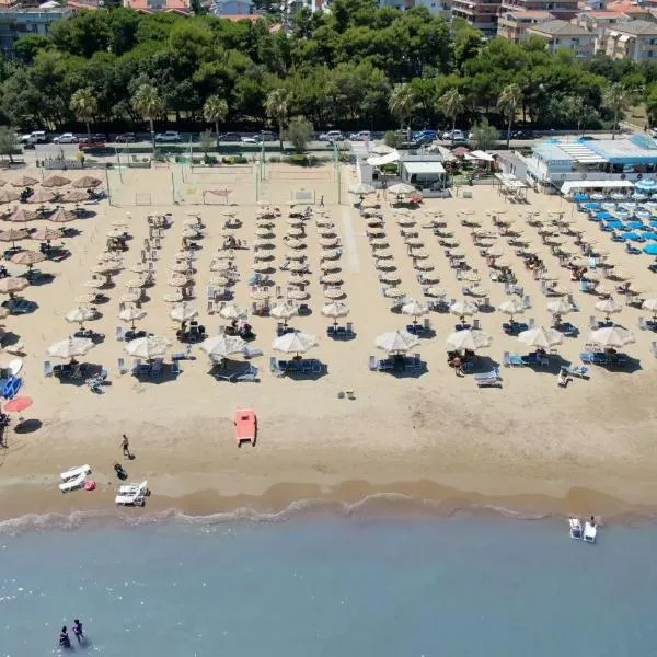 Hotel Nel Pineto, hotel em Montesilvano