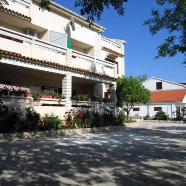Apartmani Mira, hótel í Pag