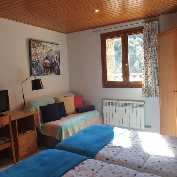 Hostal El Forn, hotel v destinaci Beget