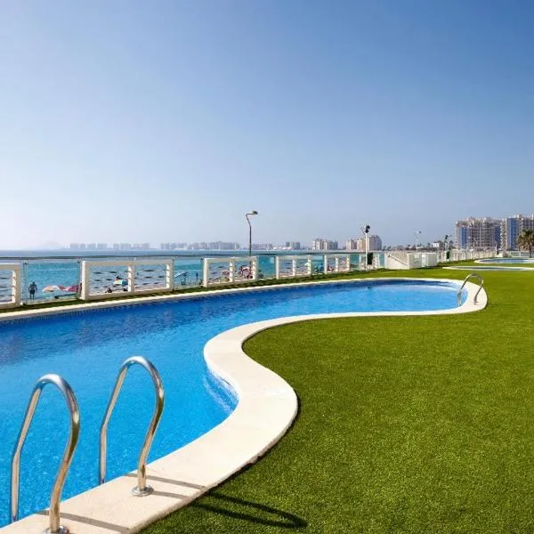 La Manga beachfront seaview apartment, hotel u gradu 'San Blas'