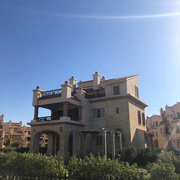 Lazorde bay duplex chalet, North coast, hotel in Sīdī ‘Abd ar Raḩmān