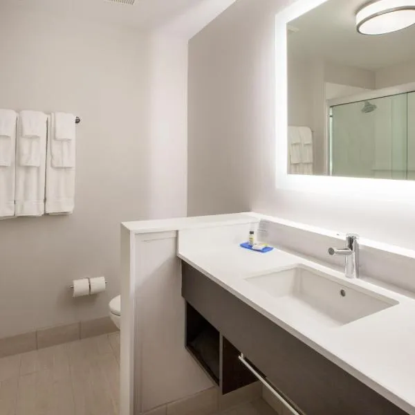 Holiday Inn Express & Suites Oklahoma City West-Yukon by IHG, hotel in Yukon