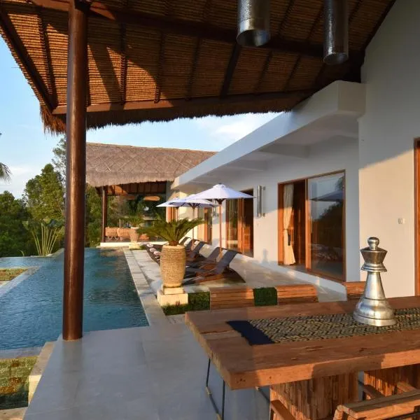 Bali Mimpi luxurious villa with great ocean views!, hotel v destinaci Ambengan