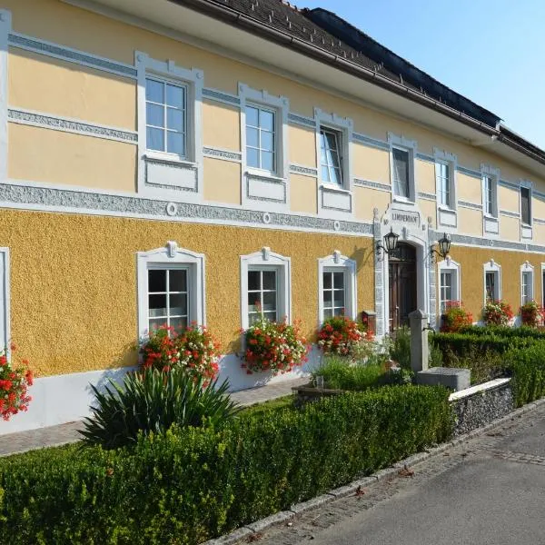Lindenhof- Fam. Forstmayr: Haag şehrinde bir otel