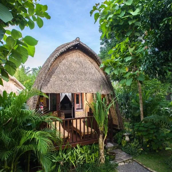 Alam Nusa Bungalow Huts & Spa