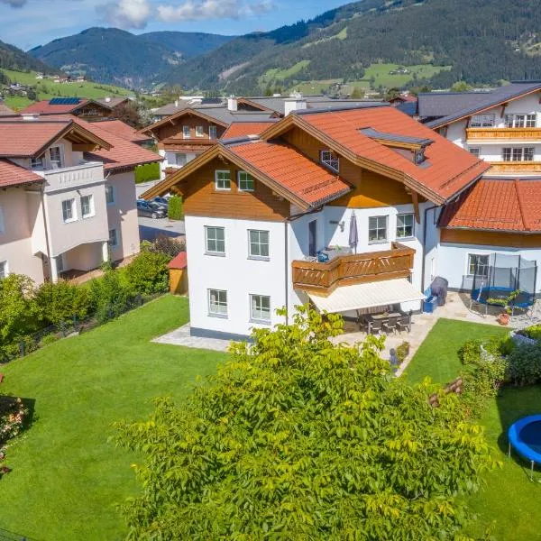 Annas - Appartements, hotel in Flachau