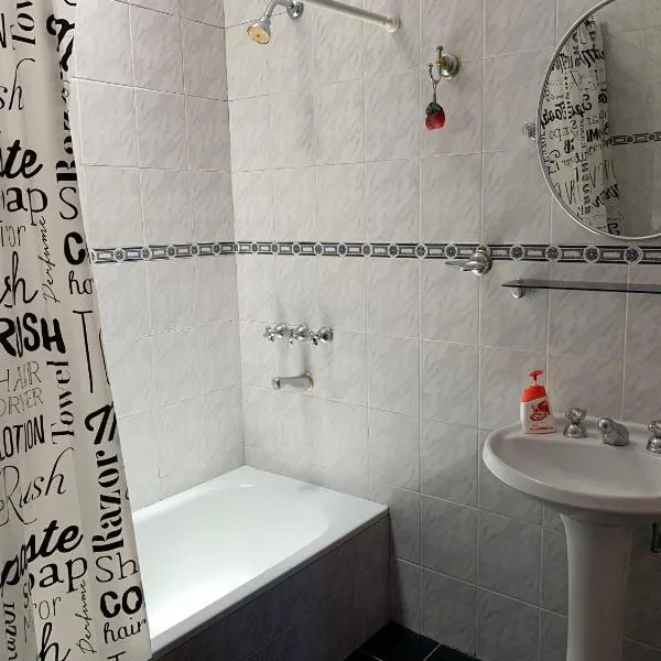 Like home 2, hotel in Salta