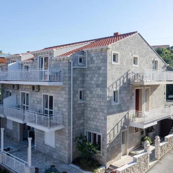 Apartments Senjo: Komaji şehrinde bir otel