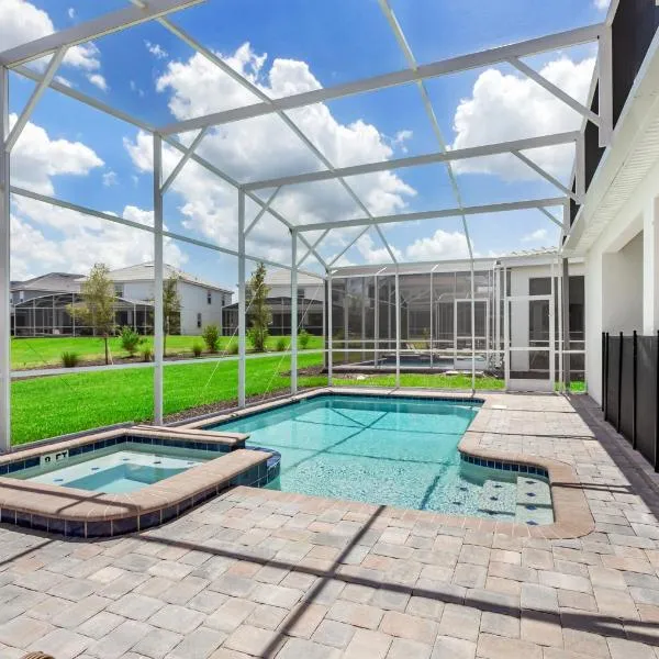 Contemporary Home w Private Pool& Spa、ダベンポートのホテル