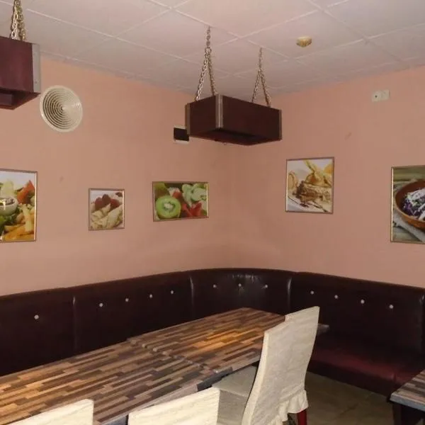 ХОТЕЛ РАДНЕВО, viešbutis mieste Radnevo