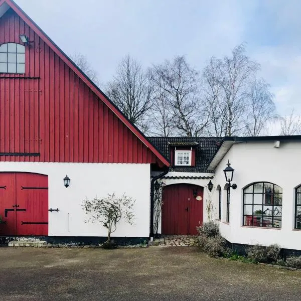 Stort rymligt boende med två sovrum och pentry i lantlig miljö, hotel em Höllviken