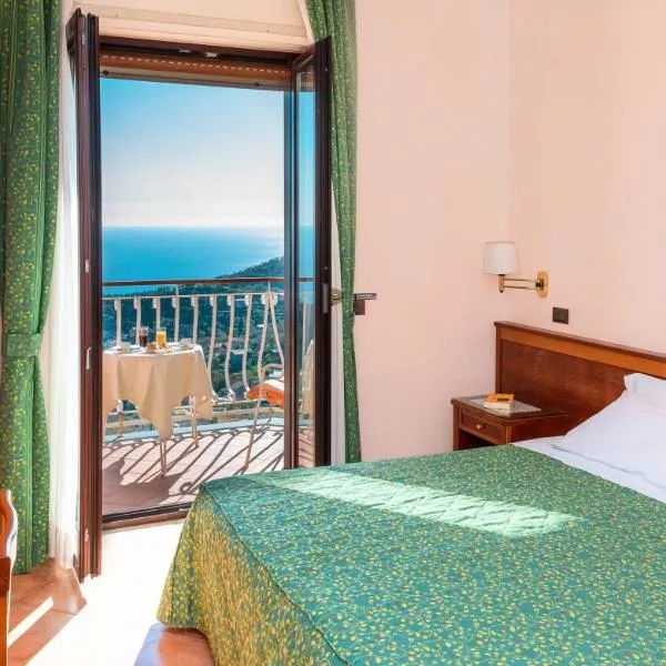 Hotel Montana, hotel v destinácii SantʼAgata sui Due Golfi