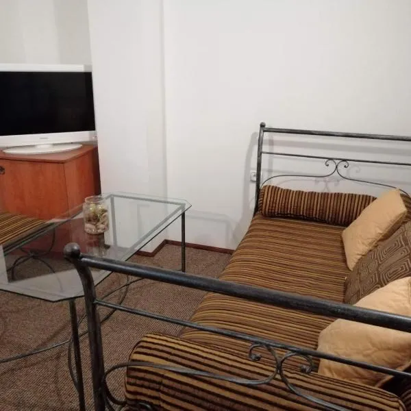 Хотел-Ресторант Тиролиа, hotel in Gorna Oryakhovitsa