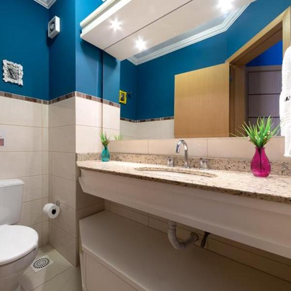 GRAMADO SOLAR REAL - 2 APTS de 2 quartos no mesmo prédio, cada um comporta até 7 pessoas - IDEAL PARA GRUPOS - central - IDEAL PARA ANDAR A PÉ, nesta plataforma desde janeiro de 2016, oferecemos CREDIBILIDADE - seu PET é bem-vindo - GARAGEM COBERTA - Foto 3