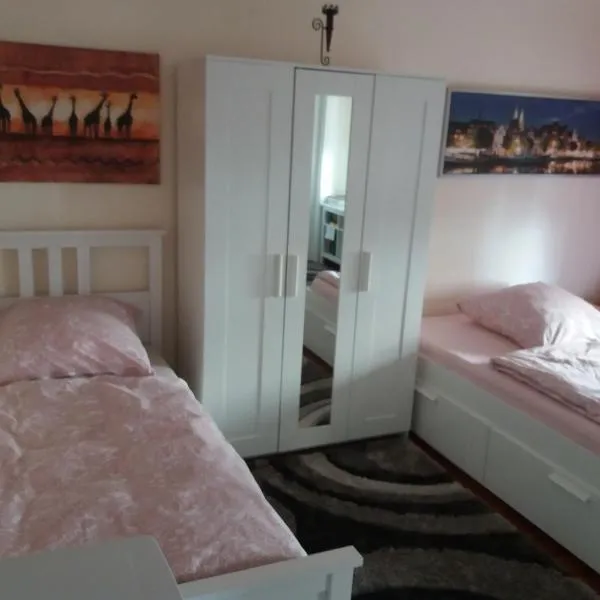 Pensionszimmer Lützowzimmer, hotel v destinaci Lübeck