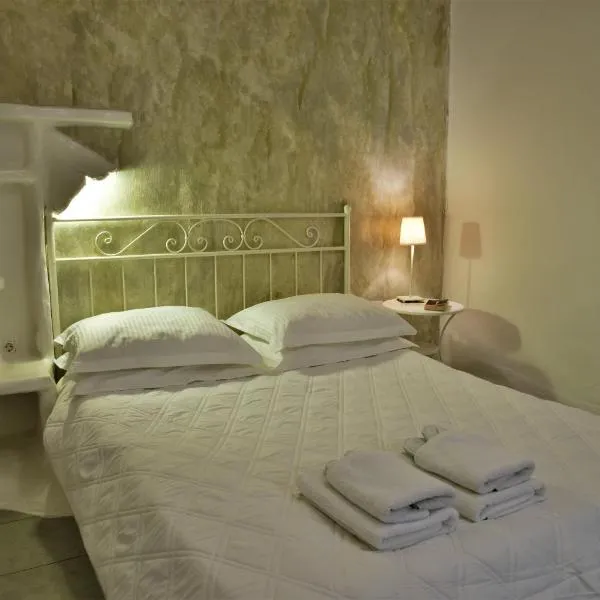 Adamas Hotel、アダマスのホテル