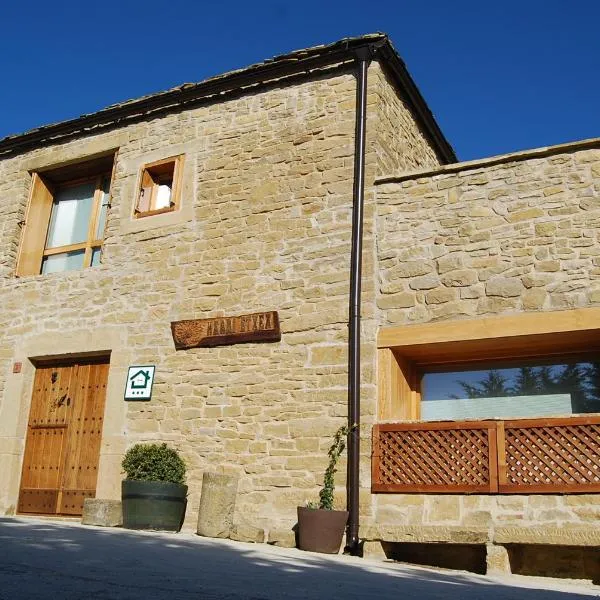 Casa Rural Harri Etxea, hotel in Iracheta