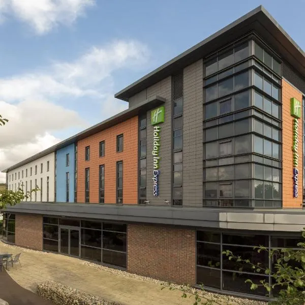 Holiday Inn Express Dunstable by IHG، فندق في دانستابل