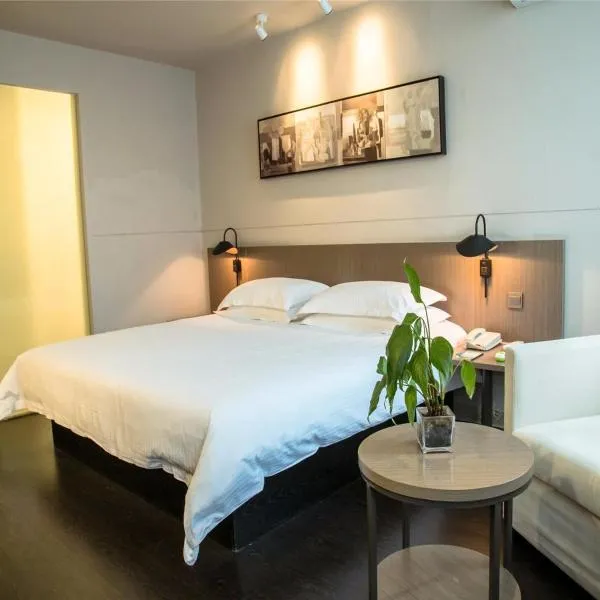 Jinjiang Inn Select Qiaosinan Metro Station, Hangzhou, hotel v destinaci Chang-čou