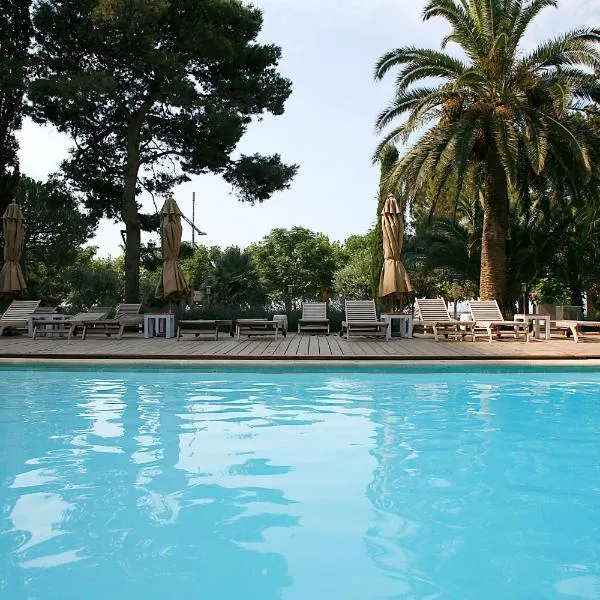 Hotel Trias, hotel v destinaci Palamós