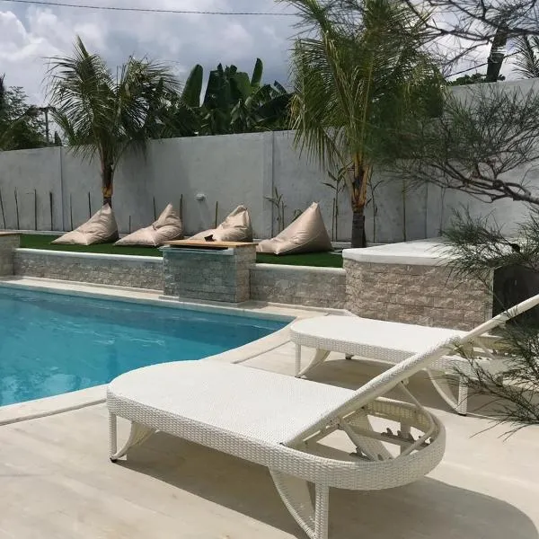 Kelapa Surf Villa, hotel in Jembrana