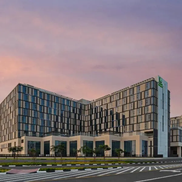 Holiday Inn Dubai Al-Maktoum Airport by IHG, viešbutis Dubajuje