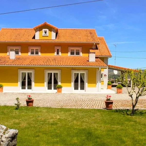 Casa Santa Catarina, hotel in Negrões