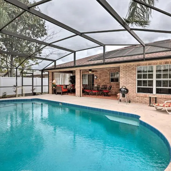 Centrally Located Deltona Home with Pool and Yard, hótel í Lake Helen