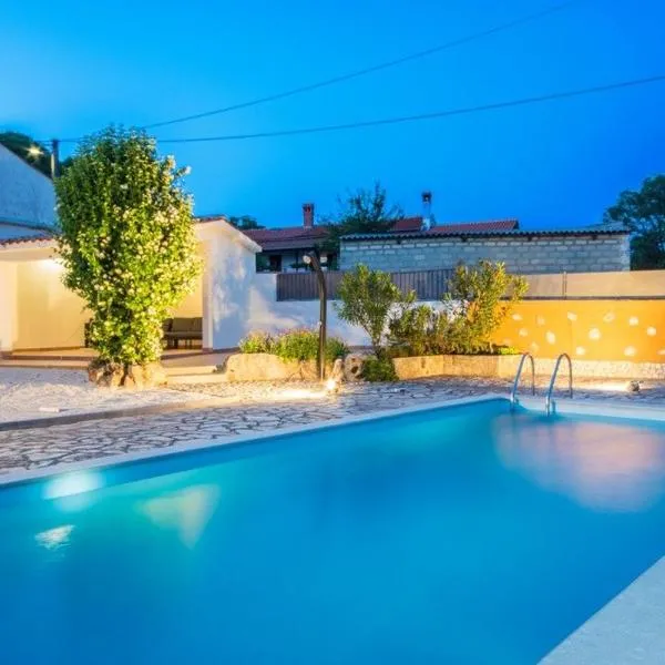 Villa Roža – hotel w mieście Žminj