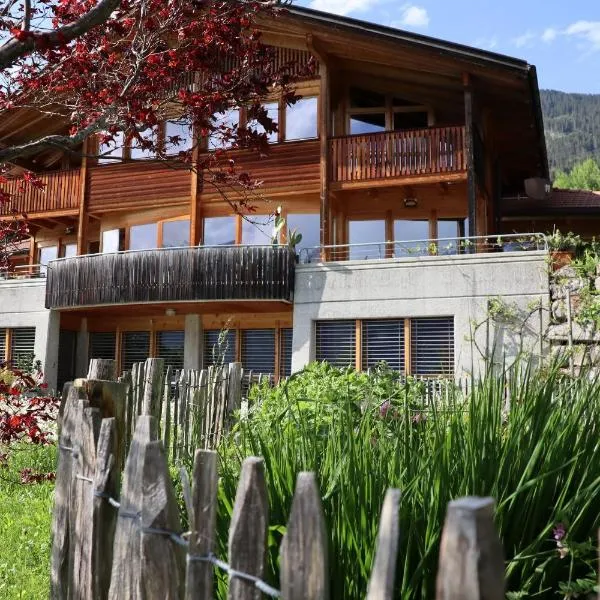 Ferienwohnung Leuweli、ハスリベルクのホテル
