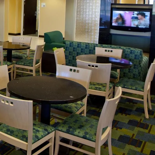 Holiday Inn Express Hotel & Suites Lansing-Dimondale by IHG, hotel di Dimondale