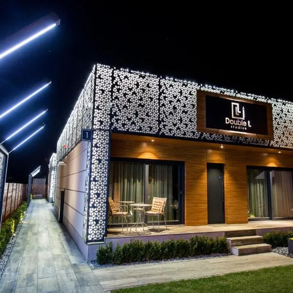 DoubleL Studios, hotel in Bacău