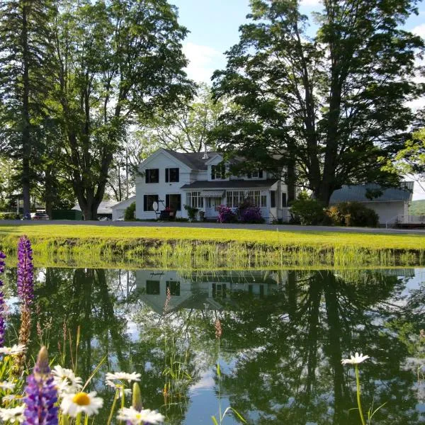 Enfield Manor Bed&Breakfast and Vacation Rental, hotell i Newfield