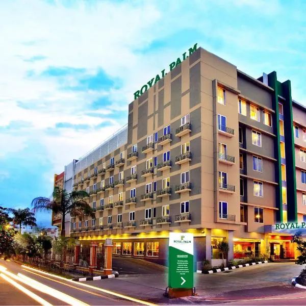 Royal Palm Hotel & Conference Center Cengkareng, hótel í Gaga Tiga