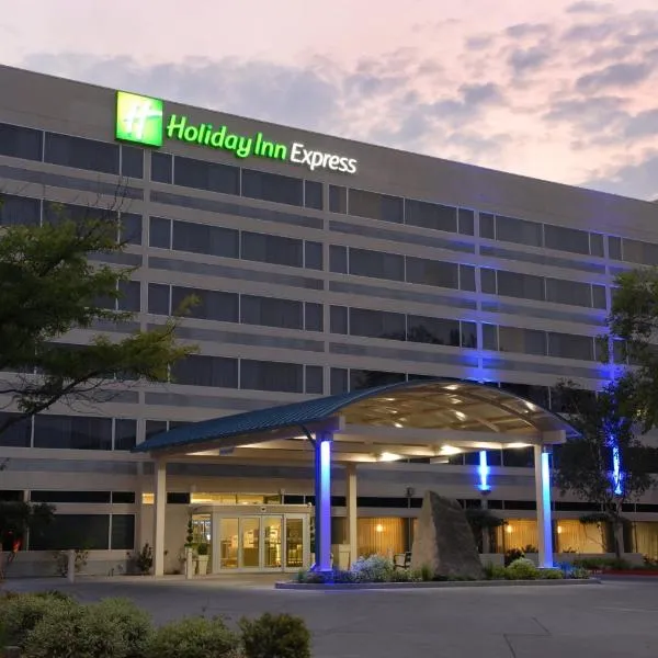 ホリデイ イン エクスプレス ボイジー ダウンタウン（Holiday Inn Express Boise Downtown, an IHG Hotel）、ボイジーのホテル