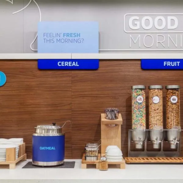 Holiday Inn Express Grand Rapids Southwest by IHG, hotel u gradu Grandvil