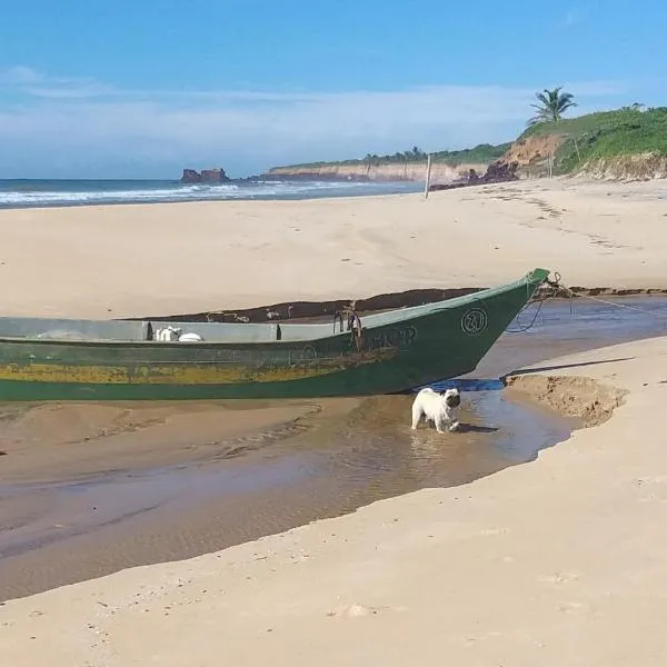 Casa na Praia com Piscina, hotel em Mucuri