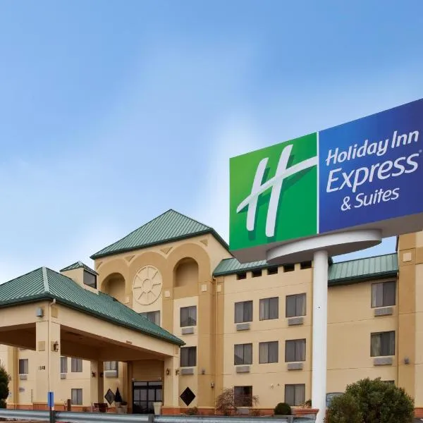 Holiday Inn Express Hotel & Suites Fenton/I-44, an IHG Hotel, hotelli kohteessa Fenton