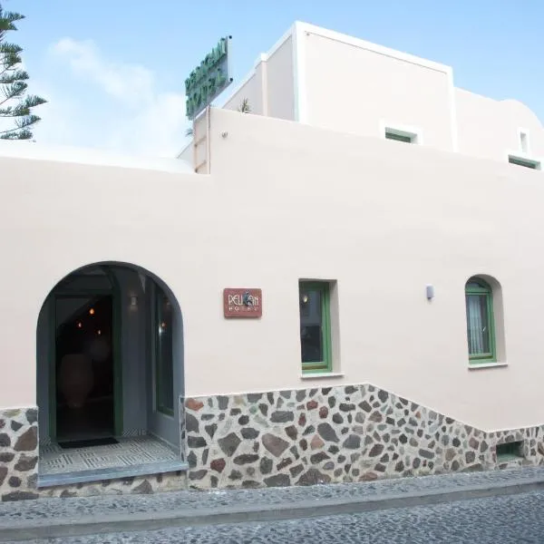 Pelican Hotel, hotel di Fira