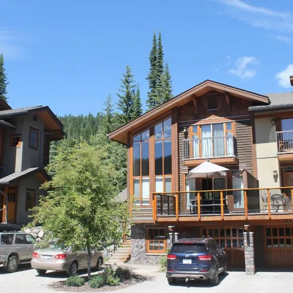 Woodhaven # 8 in Sun Peaks, hotel di Squilax