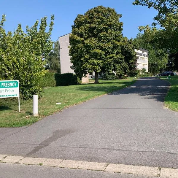 Suite au Parc de Fresnoy, hotel en Roye