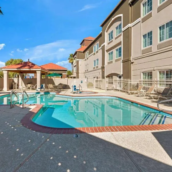 La Quinta by Wyndham Phoenix I-10 West, khách sạn ở Tolleson