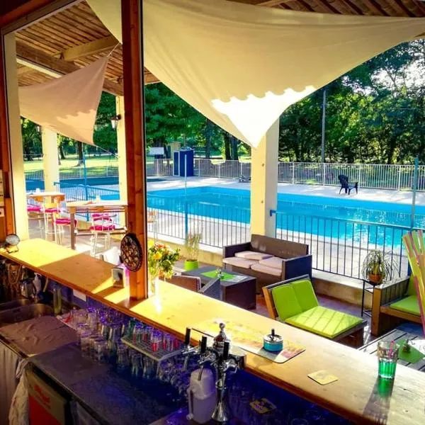 Camping Du Lion, hotel in Bourg-Saint-Andéol