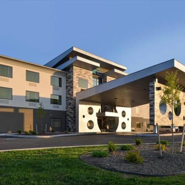 Holiday Inn Express & Suites Shippensburg by IHG: Shippensburg şehrinde bir otel