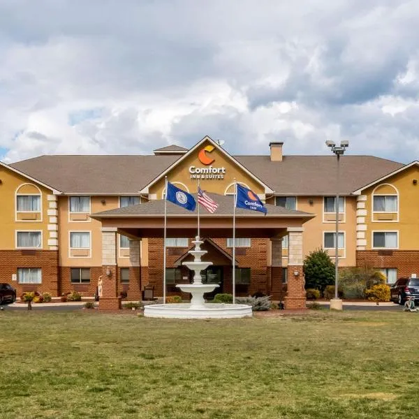 Comfort Inn & Suites South Hill I-85: South Hill şehrinde bir otel