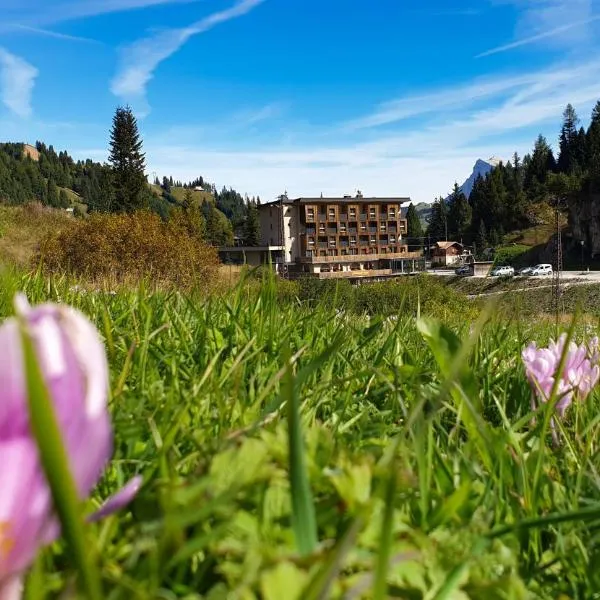 Hotel Boè Sport and Nature, hotel v destinácii Pieve di Livinallongo